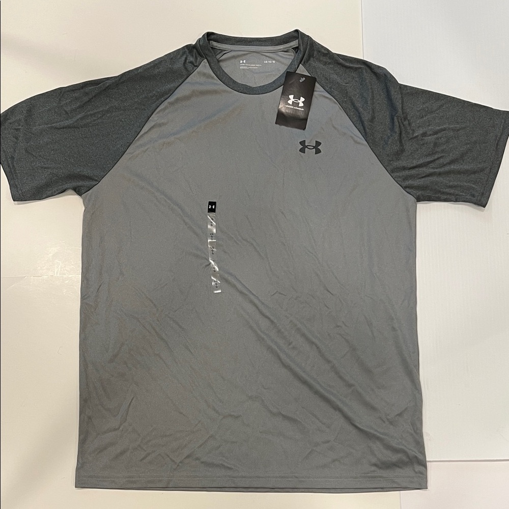 New Under Armour Men's Gray Performance Shirt in size large